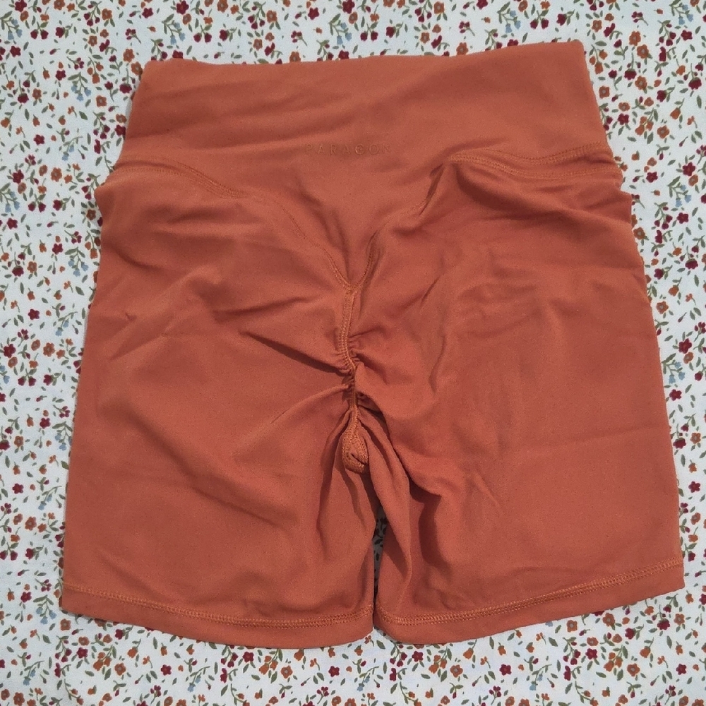 PARAGON Women's High-Waisted Rust Bike Shorts - Picture 3 of 3